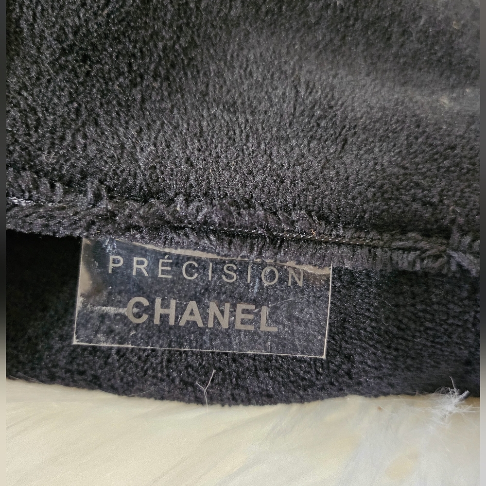 🖤 Chanel Crossbody Bag 🖤 - Picture 8 of 16